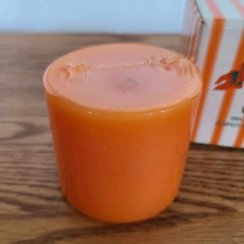 Vintage Avon Santa's Bath Shoppe Mrs. Claus' Pumpkin Pie Pillar Candle NIB